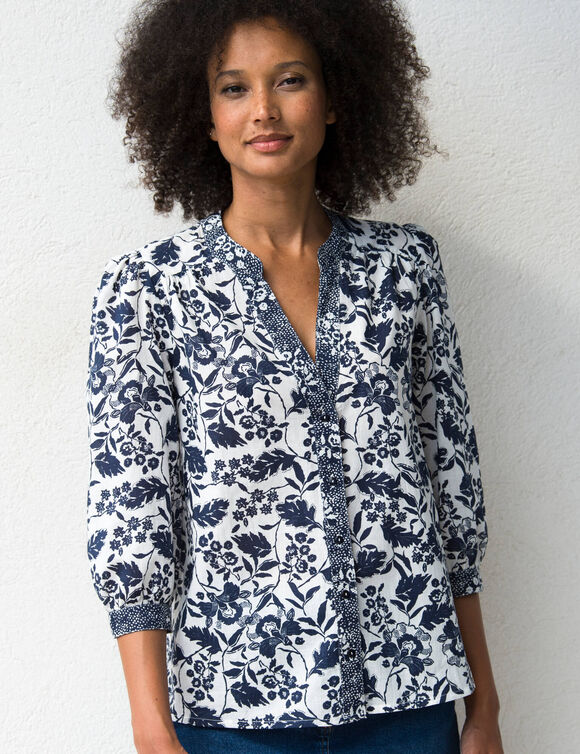 Chemisier col tunisien manches 3/4, imprimé bicolore (écru / marine) Chemisier col tunisien manches 3/4, imprimé bicolore (écru / marine)